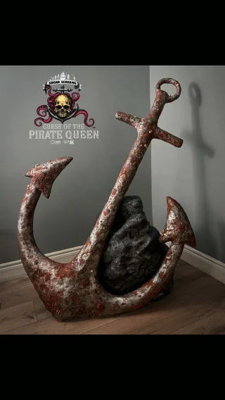 Anchor sculpture pirate ribbon